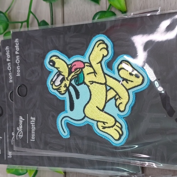 Loungefly 25 Pack Count Disney Iron On Patches  NIP - Picture 5 of 13
